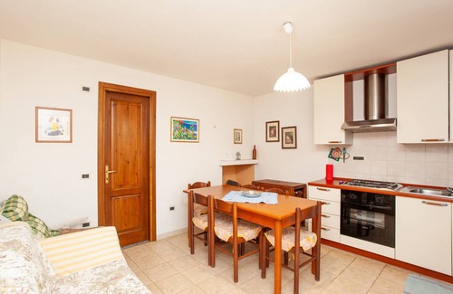 Iscra e Voes Apartamento | Holiday Apartment "La Quercia 2" with Wi-Fi