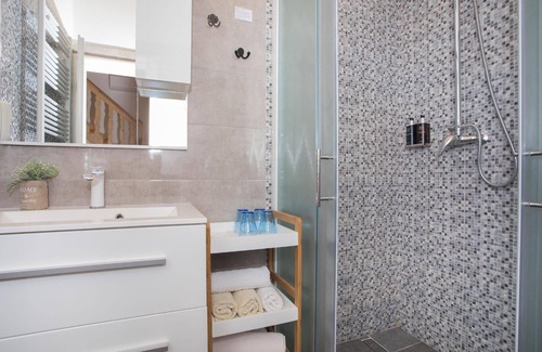 Sibenik Apartamento | Apartamento de vacaciones Lozovac para 1 - 5 personas con 2 dormitorios - Apartamento en casa unifam
