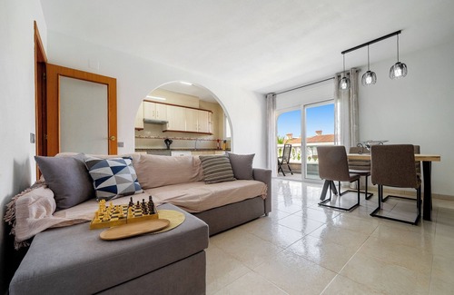 Miami Platja Apartamento | Apartamento vacacional "Montserrat" con vistas al mar, piscina compartida y Wi-Fi
