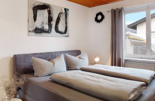 Mader Apartamento | Holiday Apartment "Mäder" with Mountain View, Private Terrace & Wi-Fi