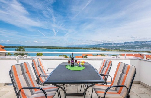 Klimno Apartamento | Apartamento vacacional 100m de la playa con vistas al mar