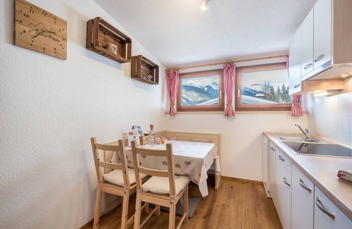 Cadipietra Apartamento | Apartamento vacacional "Mountainfarm Innertrein Jöchl" con vistas a la montaña, balcón y Wi-Fi