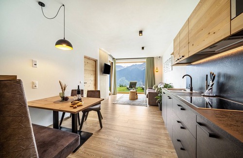 Lasa Apartamento | Apartamento vacacional 'Paflur Lodges Lärchenduft' con vistas a la montaña, jardín y Wi-Fi