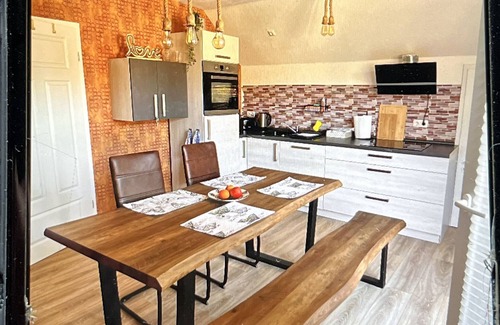 Eicherscheid Apartamento | Apartamento vacacional "Plätzchen Am Krebsberg" con balcón y Wi-Fi