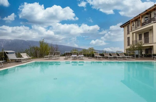 Aer Apartamento | Apartamento vacacional 'Residence La Villa Kalliste' con vistas al lago, jardín y piscina compartida