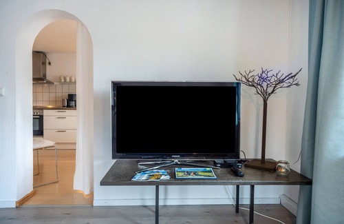 Rosshaupten Apartamento | Apartamento vacacional 'Silvia' con vistas a la montaña, jardín comunitario y Wi-Fi
