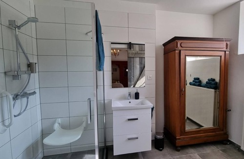 Schinnen Otro | Holiday apartment Schinnen for 2 - 6 persons with 3 bedrooms - Castle
