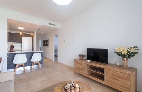 Manilva Apartamento | Apartamento 'Small Oasis Manilva' con piscina compartida, terraza y Wi-Fi