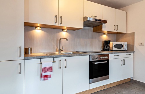 Vandoies Apartamento | Apartamento vacacional 'Stöcklhuberhof' con vistas a la montaña, jardín compartido, terraza y Wi-Fi