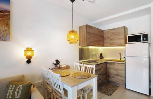 Taurito Apartamento | Apartamento de vacaciones 'Views Of Sunsets' con vistas al mar, piscina compartida y Wi-Fi