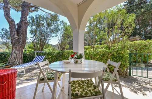 Marmi Apartamento | Apartamento vacacional "Villetta Marmi" con jardín privado
