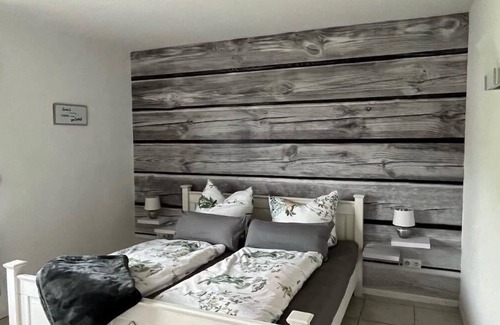 Reichensachsen Apartamento | Holiday apartment Wehretal for 1 - 6 persons with 2 bedrooms - Holiday apartment in one or multi-fam