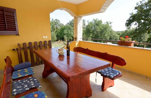 Sajini Apartamento | Holiday apartment with air conditioning and mounting pool