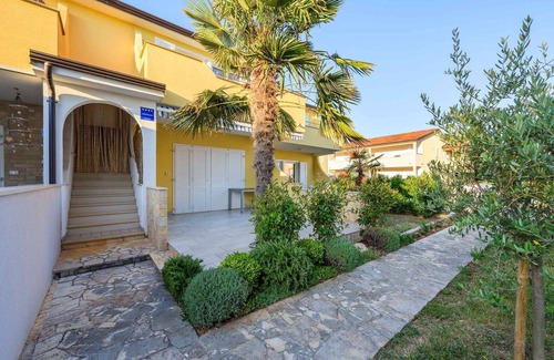 Lovrecica Apartamento | Apartamento vacacional con aire acondicionado cerca del mar
