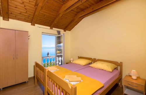 Bregi Apartamento | Holiday apartment with panoramic sea views
