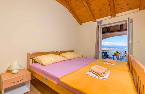 Bregi Apartamento | Holiday apartment with panoramic sea views