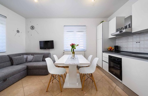 Murine Apartamento | Apartamento vacacional con internet, aire acondicionado, terraza en zona tranquila