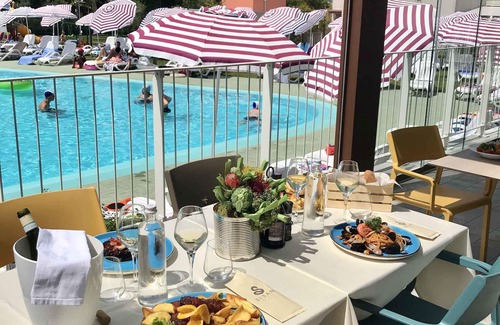 Cisano Apartamento | Holiday apartment with outdoor pool and balcony