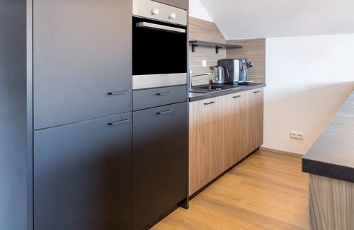 Geisingen Apartamento | Apartamento vacacional 'Zeichner' con vistas a la montaña, balcón y Wi-Fi