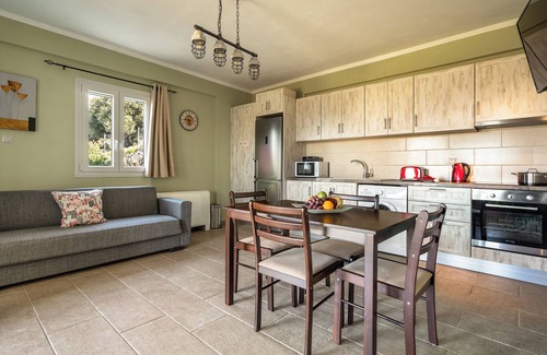 Faraklata Apartamento | Apartamento vacacional "Zoi" con vistas al mar, jardín compartido y Wi-Fi