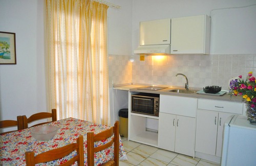 Agios Gordios Apartamento | Holiday Apartments With Pool Maria on Agios Gordios Beach