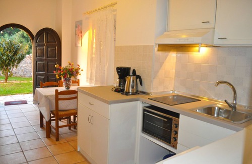 Agios Gordios Apartamento | Holiday Apartments With Pool Maria on Agios Gordios Beach