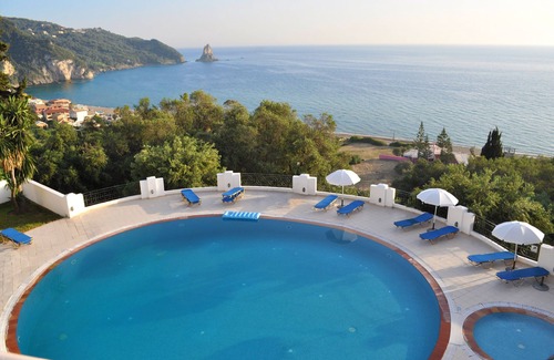 Agios Gordios Apartamento | Holiday Apartments With Pool Maria on Agios Gordios Beach