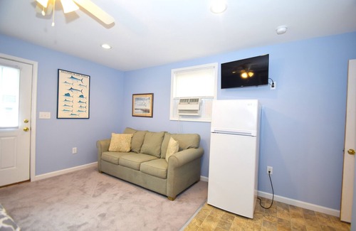 Midtown Ocean City Cabaña | Holiday Cottage Efficiency-Oceanside 77th St, W / D, aire acondicionado, WIFI