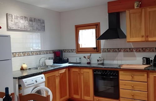 Ribes De Freser Casa | Casa de vacaciones 'Cal Andreu' con vistas a la montaña, jardín privado y Wi-Fi