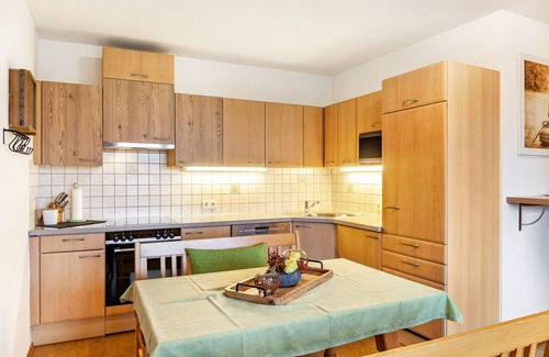 Sankt Veit im Pongau Apartamento | Apartamento de vacaciones 'Haus Unterrain' con vistas a la montaña, terraza y WLAN