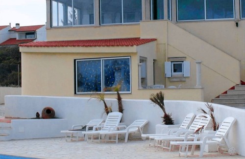 Vale Furado Apartamento | PISO DE VACACIONES EN PATAIAS CON TERRAZA, PISCINA Y ACCESO DIRECTO A LA PLAYA