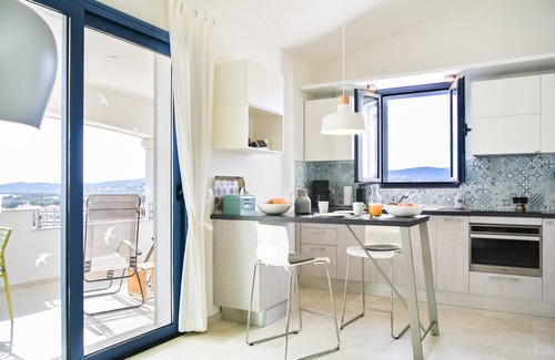 La Caletta Apartamento | Holiday flat with balcony and sea view