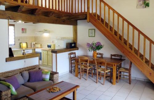 Blanquefort-sur-Briolance Casa | Holiday Home Au Cayroux by Interhome