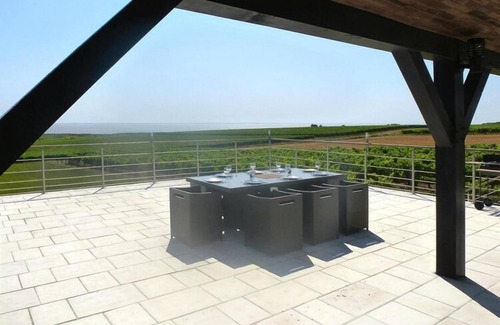 Chenac-Saint-Seurin-d'Uzet Casa | Casa en Chenac con vistas desde la terraza