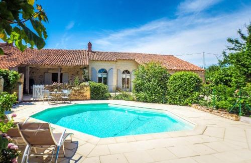 Saint-Laurent-de-la-Salle Casa | Holiday Home Saint-Laurent Pool & Garden, cleaning included