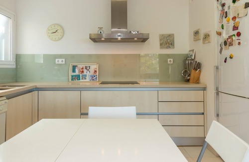 Sant Feliu de Guixols Casa | Casa de vacaciones 'Casa Rosselló' con vistas al mar, terraza privada y Wi-Fi