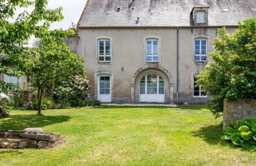 Englesqueville-la-Percee Casa | Holiday Home Maison Sainte Claire by Interhome