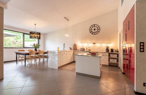 Saint-Gildas-de-Rhuys Casa | Casa de vacaciones 'Le Loft avec jacuzzi' con terraza privada, jardín privado y Wi-Fi