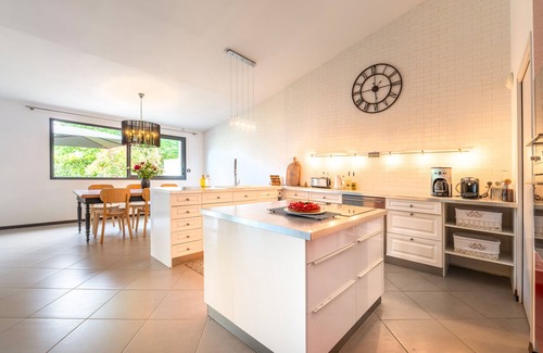 Saint-Gildas-de-Rhuys Casa | Casa de vacaciones 'Le Loft avec jacuzzi' con terraza privada, jardín privado y Wi-Fi