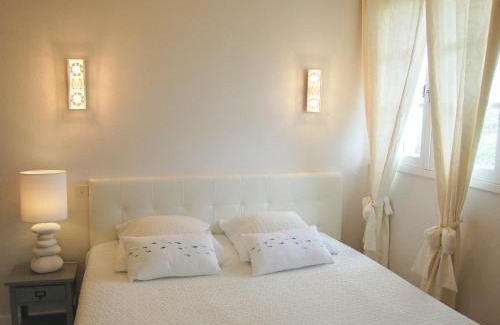 Saint-Jouan-des-Guerets Casa | Holiday Home La Villa by Interhome