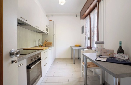 Portese Casa | Casa de vacaciones 'Carolina' con vistas al lago, terraza privada y Wi-Fi