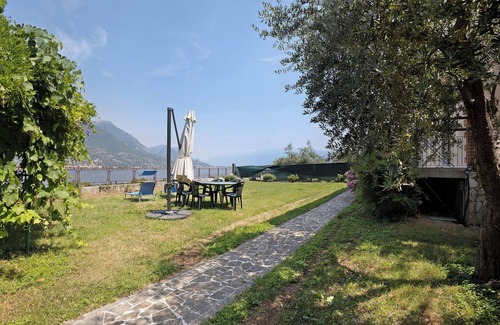 Portese Casa | Casa de vacaciones 'Carolina' con vistas al lago, terraza privada y Wi-Fi