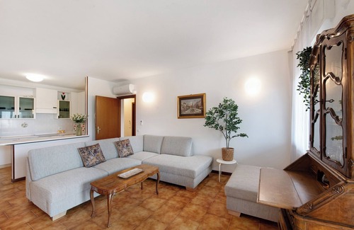 Portese Casa | Casa de vacaciones 'Villa Angioletta' con vistas al lago, Wi-Fi y aire acondicionado