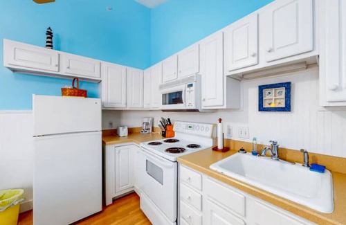 Holiday Harbor Apartamento | Holiday Harbor Marina Apartment with boat slip!
