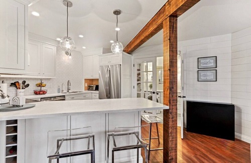 Fontana Condominio | Holiday Hideaway at Abbey Springs |Beautifully Renovated |Patio & Deck |Pool |Beach |Clubhouse |Golf