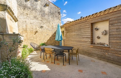 Mortagne-sur-Gironde Casa | Casa de vacaciones 'Isatis' con terraza privada