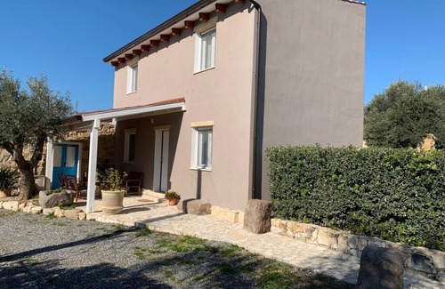 San Giovanni Suergiu Casa | Casa de vacaciones 'Domu Quesada' con terraza privada, Wi-Fi y aire acondicionado