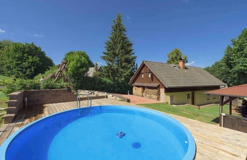 Roztoky u Jilemnice Casa | Casa vacacional con piscina descubierta