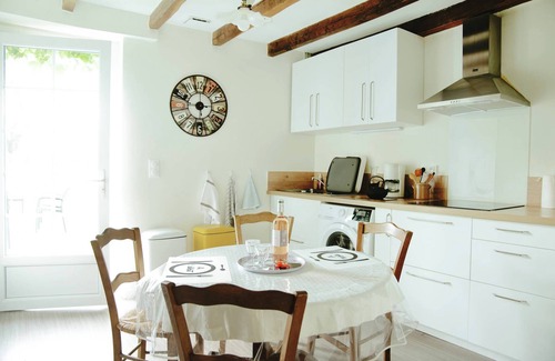 Razac-de-Saussignac Casa | Casa de vacaciones 'Le Gite Du Vigneron' con terraza privada, jardín privado y Wi-Fi