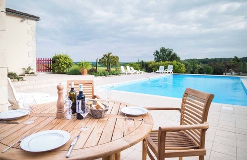 Villeneuve-de-Duras Casa | Casa de vacaciones La Maison con piscina climatizada, jardín y Wi-Fi